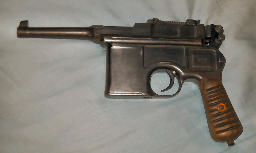 Mauser C96 Model 1921 (Bolo) pistol, left side